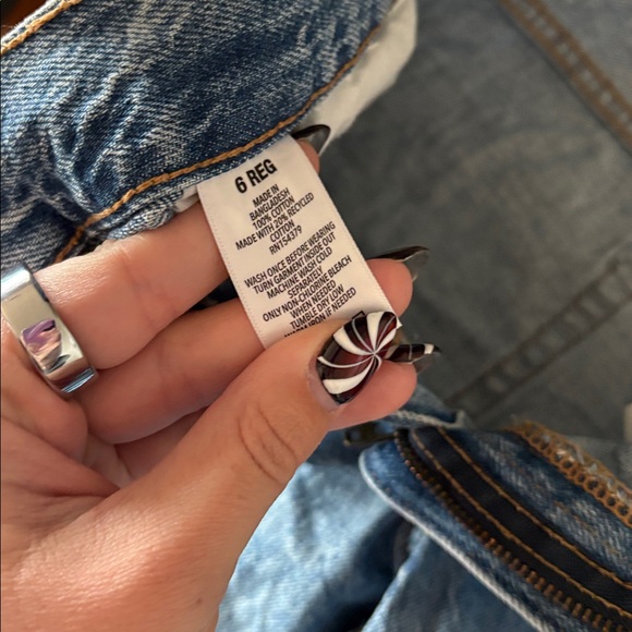 Aeropostale Women’s High Rise Baggy Distressed Jeans Size 6 Light Wash - Picture 3 of 10